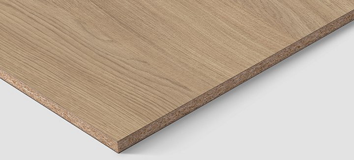 Platten mit verschiedenen Dekoren