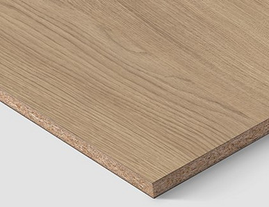Platten mit verschiedenen Dekoren